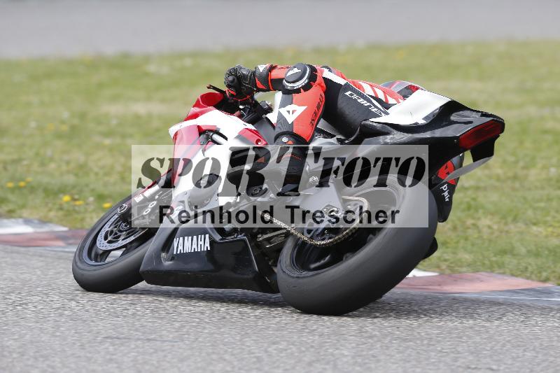 Archiv-2025/08 20.04.2025 Speer Racing ADR/Gruppe rot/backside